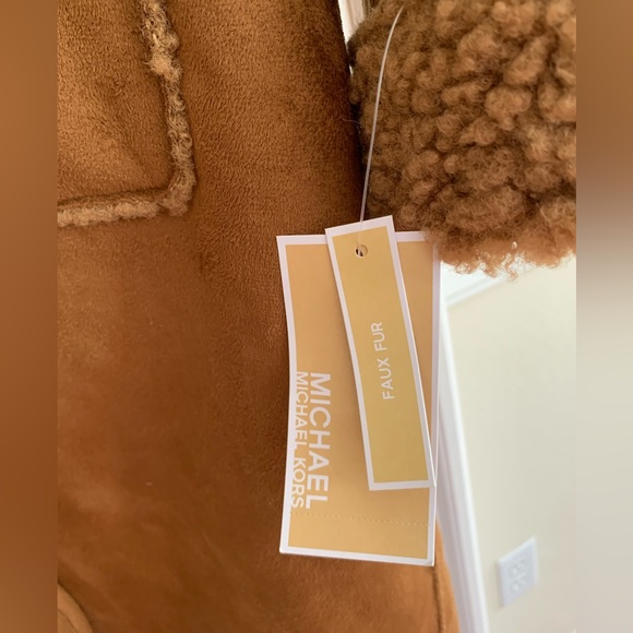 NWT MICHAEL KORS Faux Fur Brown Coat Snap Close Large Pockets Logo on Sleeve XL - Picture 3 of 16
